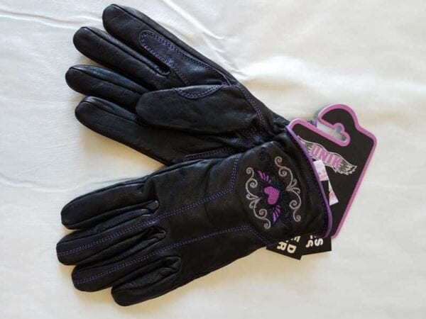 Leather gloves with heart design